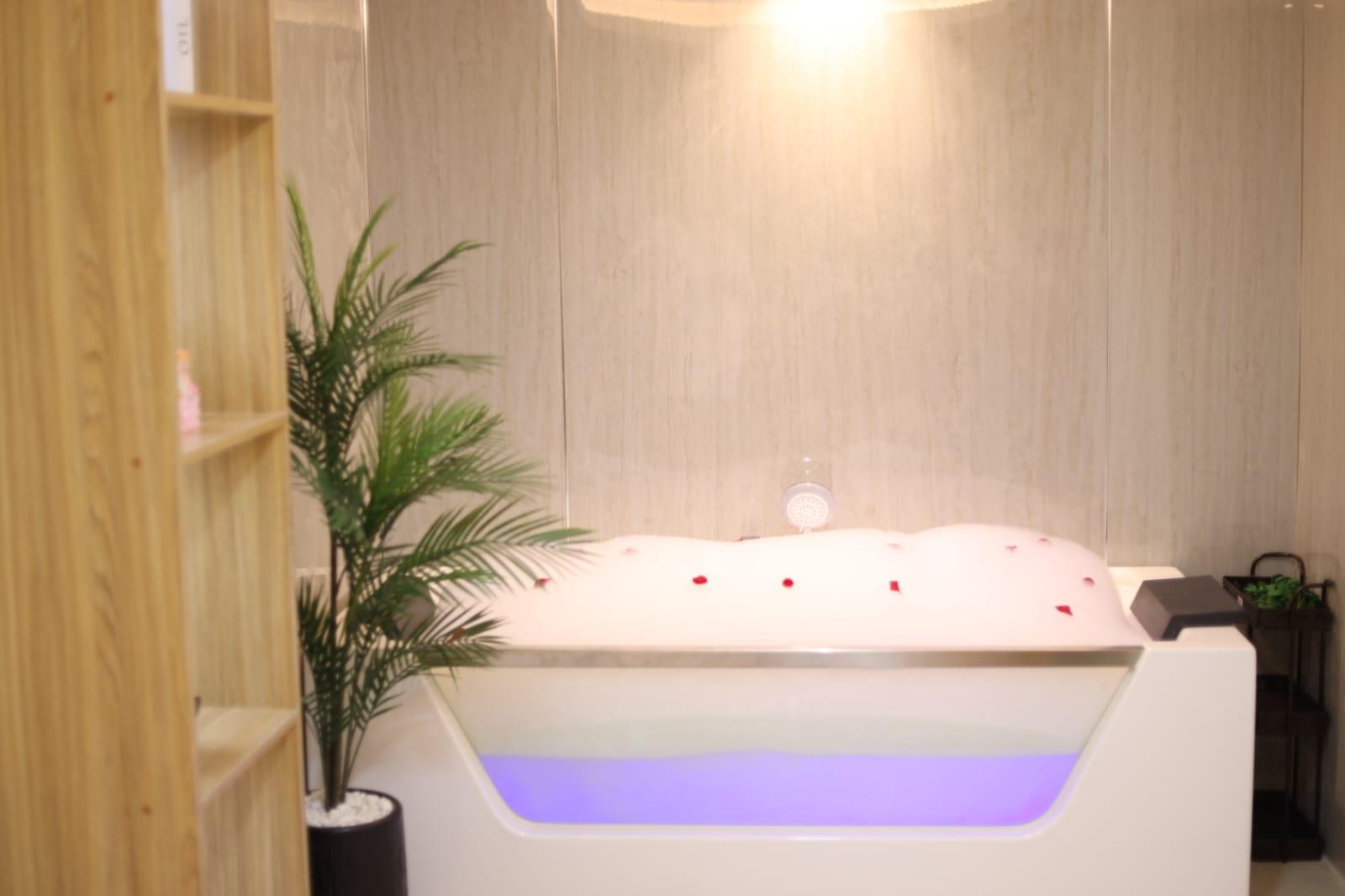 Moroccan Bath & Jacuzzi